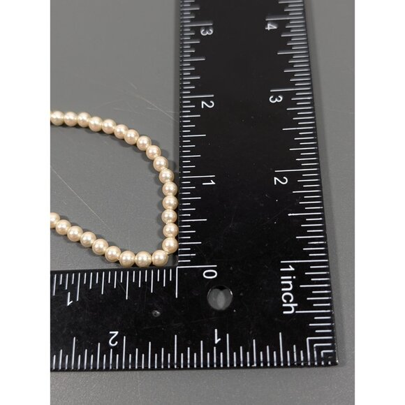 Vintage Cream Glass Faux Pearl Classic Bracelet 7 inches - Picture 9 of 9